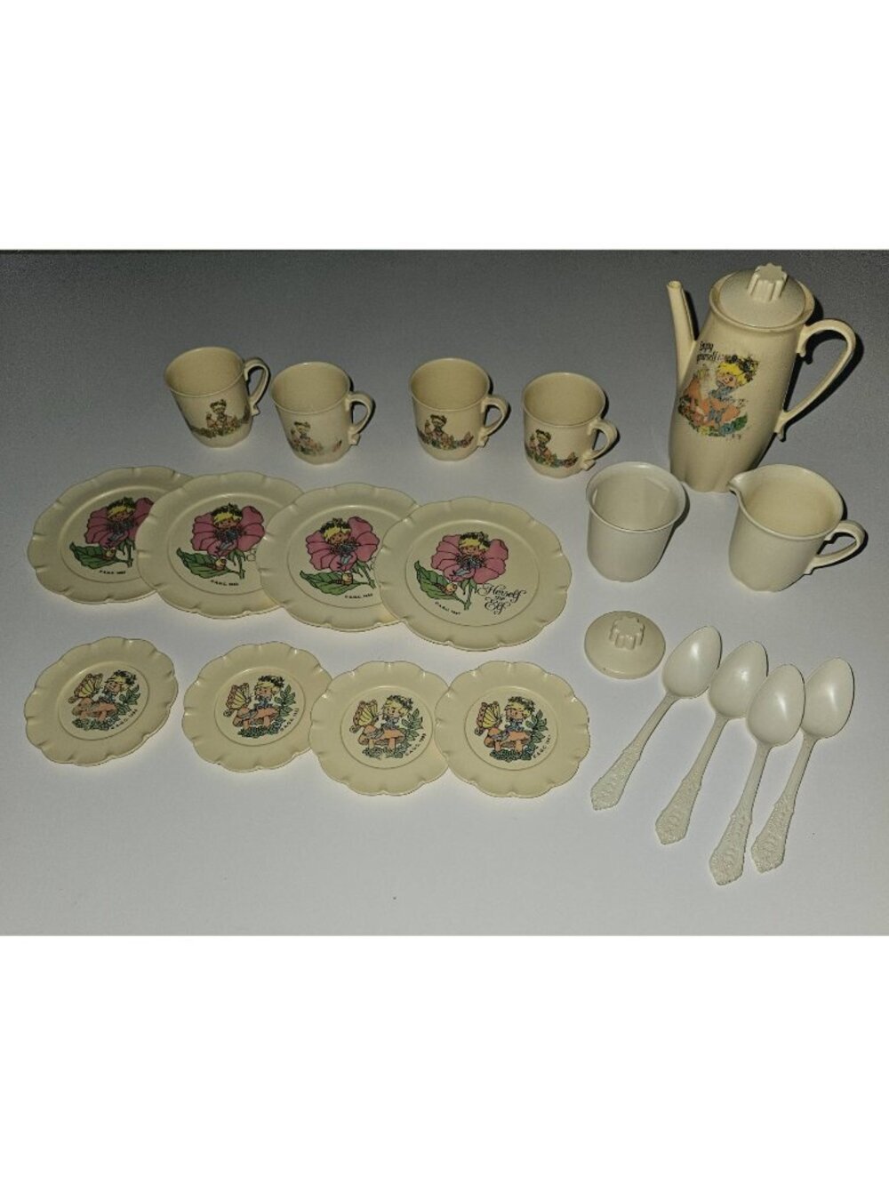 VTG 21 pc Chilton Toy Dish Lot Plate Cup Pitcher Lid Spoon 1983 AG Herself Elf